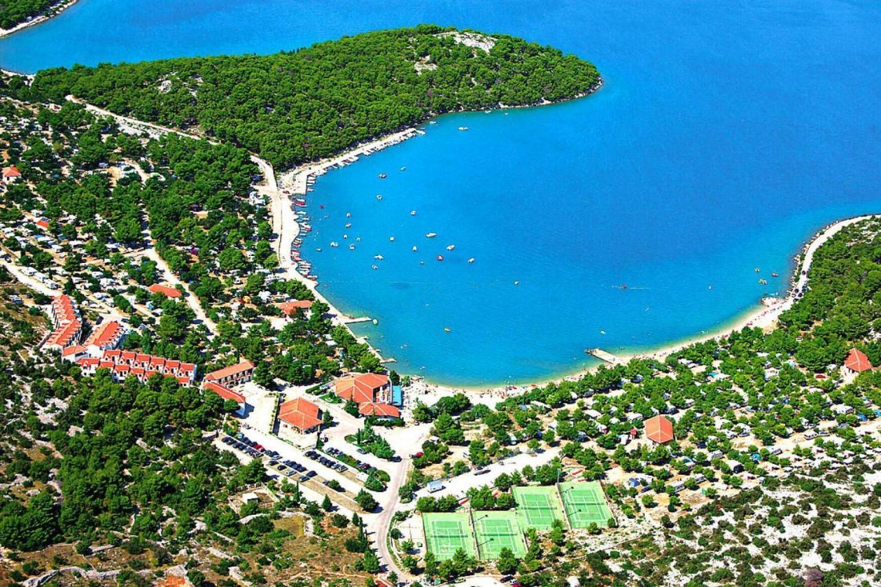 Belvilla Apartments In Holiday Resort Jezera Village, Island Murter تيسنو المظهر الخارجي الصورة