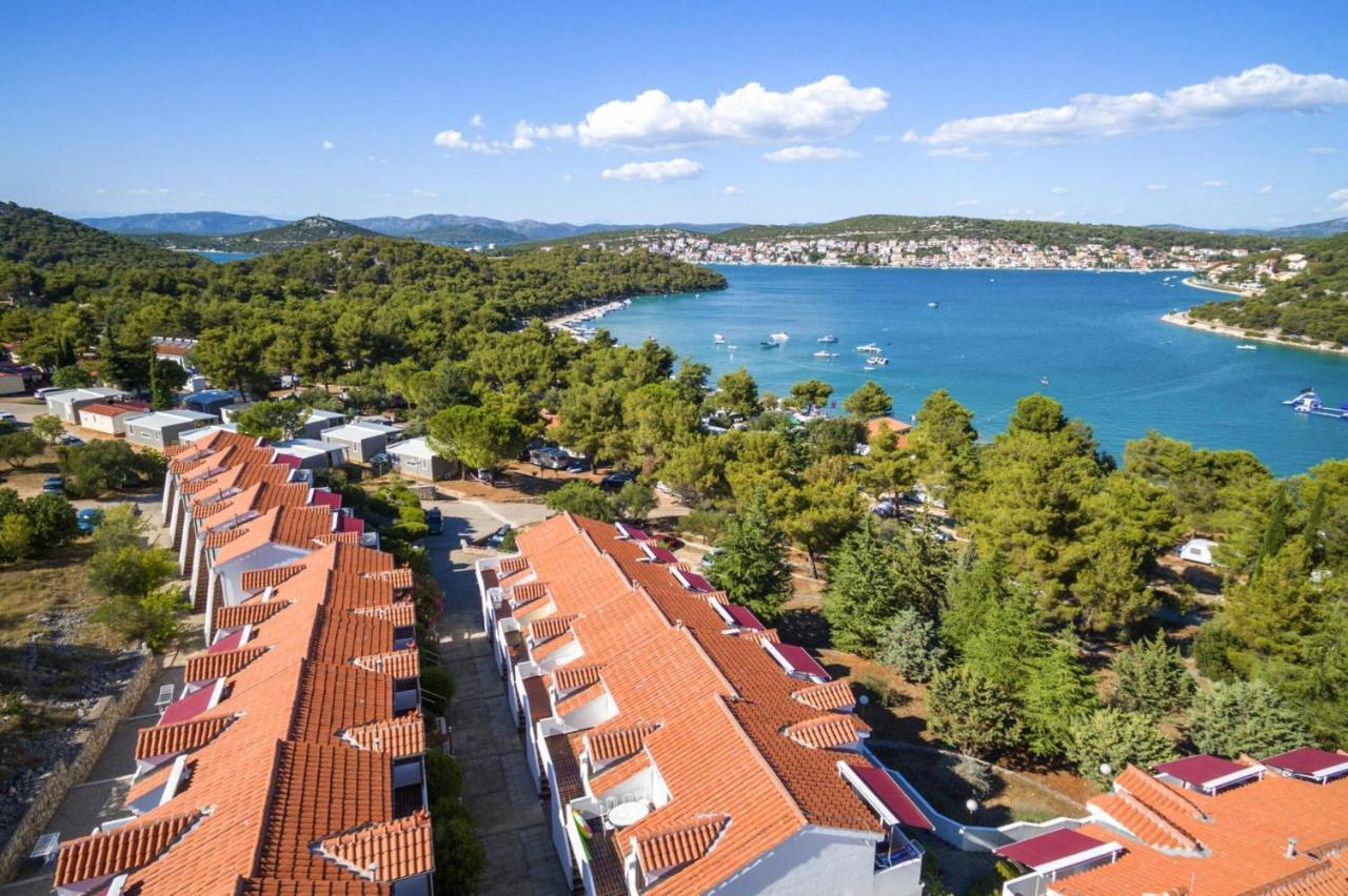 Belvilla Apartments In Holiday Resort Jezera Village, Island Murter تيسنو المظهر الخارجي الصورة